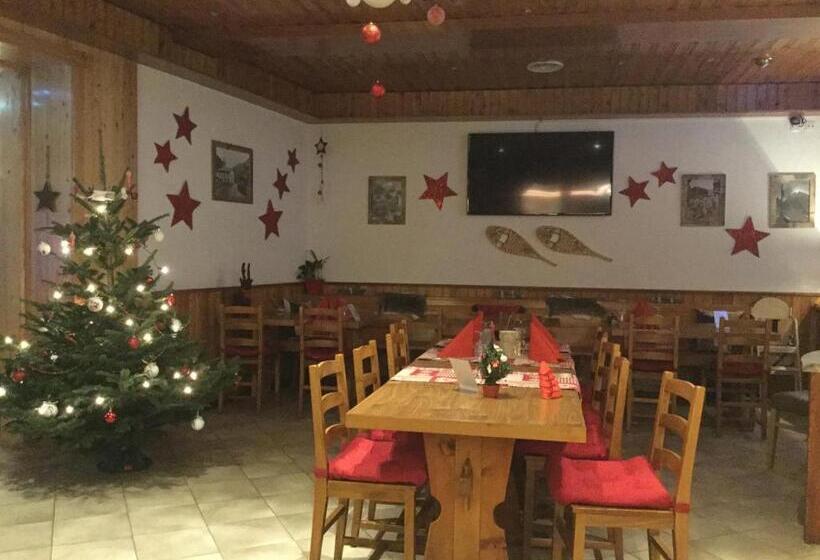 فندق Hôtel Dents De Veisivi