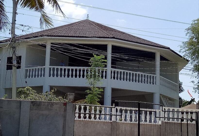 בית מלון כפרי Kiwi's Hidden Resort