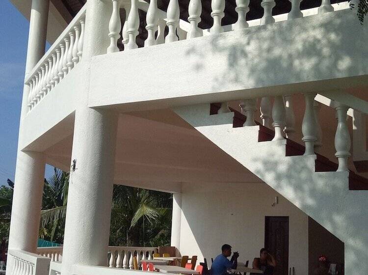 בית מלון כפרי Kiwi's Hidden Resort