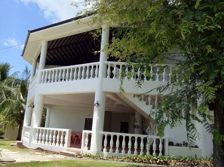 בית מלון כפרי Kiwi's Hidden Resort