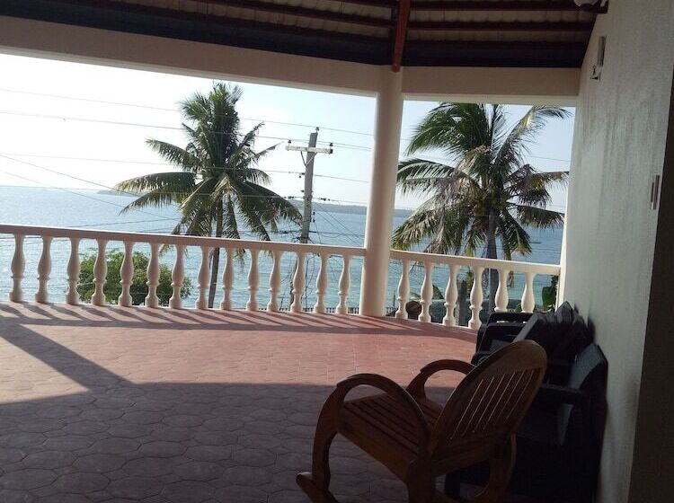 בית מלון כפרי Kiwi's Hidden Resort