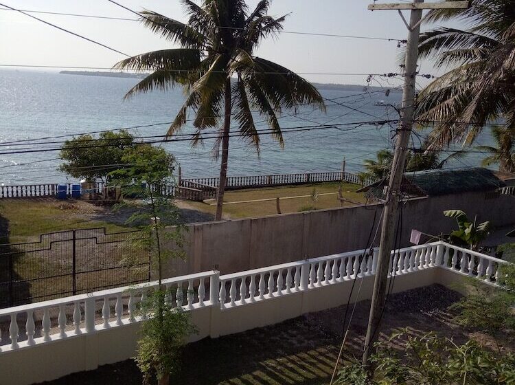 בית מלון כפרי Kiwi's Hidden Resort