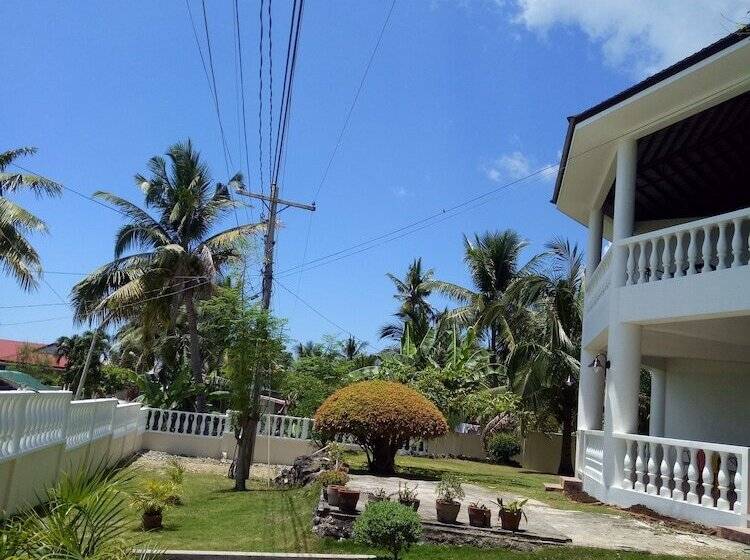 בית מלון כפרי Kiwi's Hidden Resort