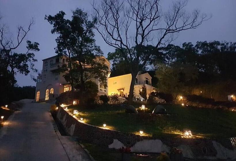 هتل Moonshine B&b