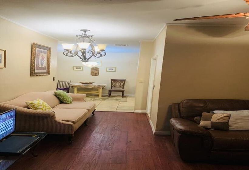 فندق Oyo Family Ranch At Melbourne Fl