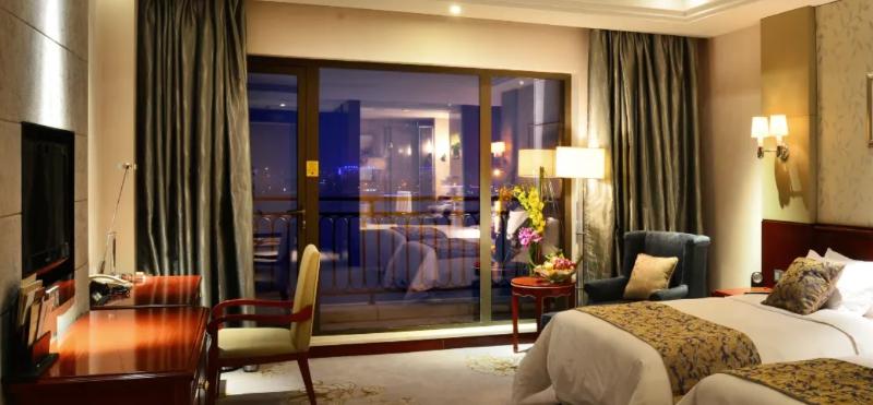 Отель Peninsula Spring International