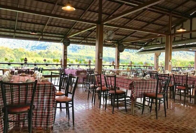 Отель Phurua Bussaba Resort & Spa