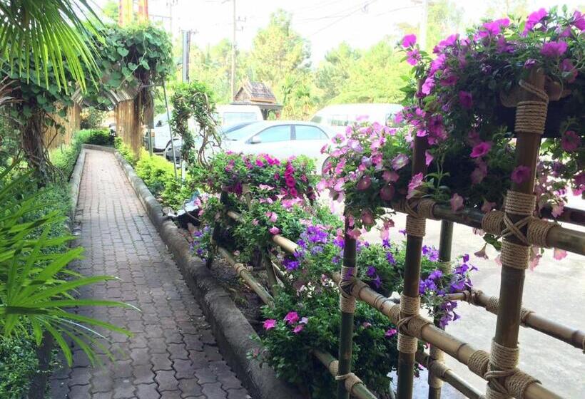 Отель Phurua Bussaba Resort & Spa