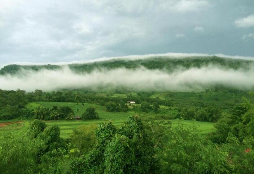 Отель Phurua Bussaba Resort & Spa