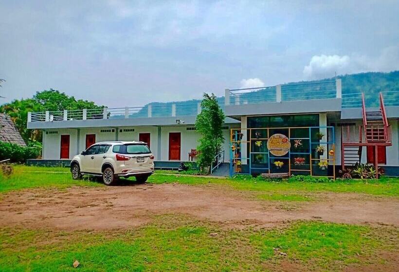 Отель Phurua Bussaba Resort & Spa