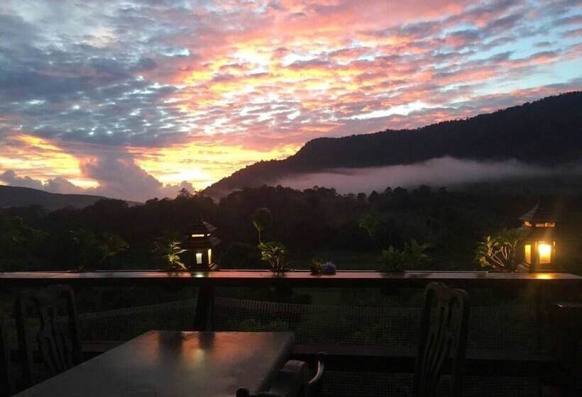 Отель Phurua Bussaba Resort & Spa