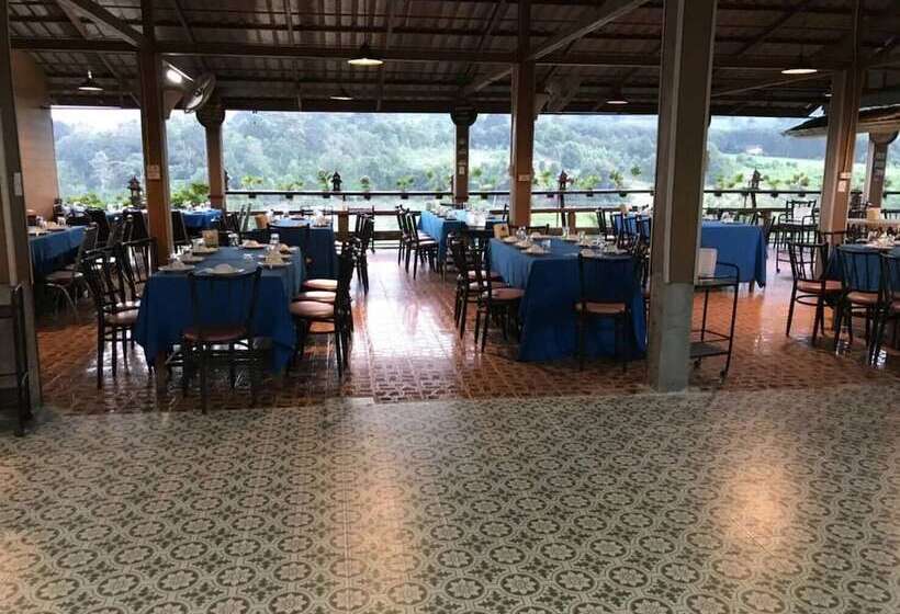 Отель Phurua Bussaba Resort & Spa