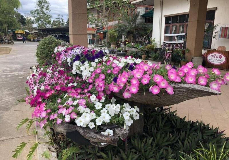 Отель Phurua Bussaba Resort & Spa