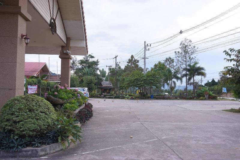 Отель Phurua Bussaba Resort & Spa