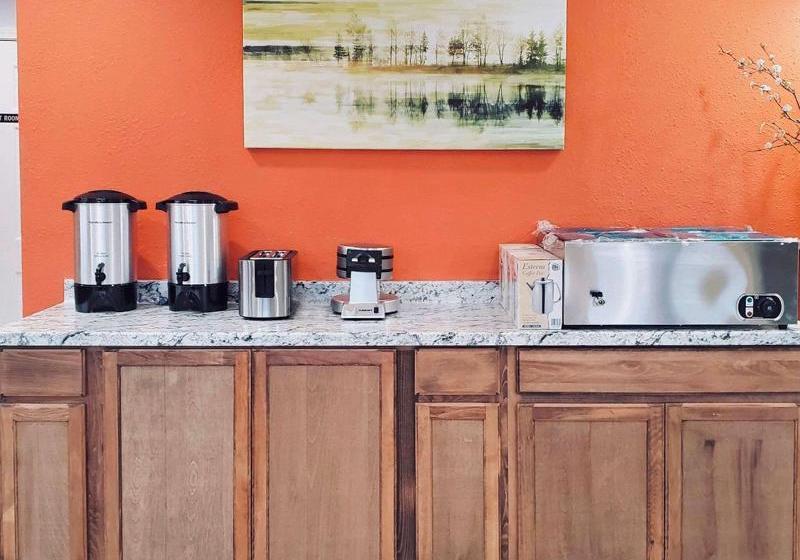 فندق Ayas Blossoms Inn