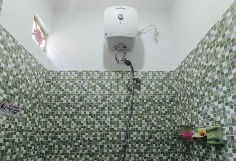 בית מלון כפרי Satria Guest House By Oyo Rooms