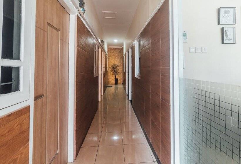 בית מלון כפרי Satria Guest House By Oyo Rooms