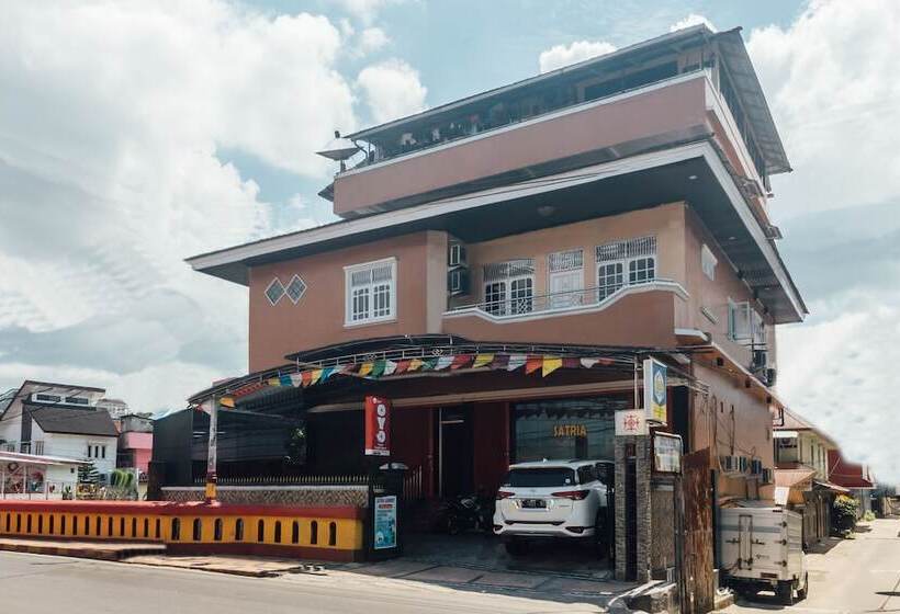 בית מלון כפרי Satria Guest House By Oyo Rooms