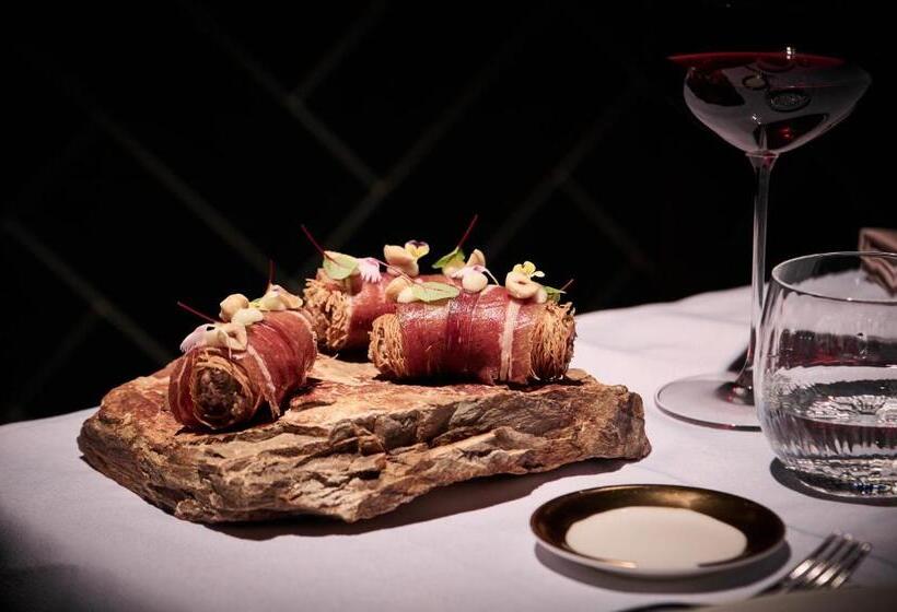 Sls Dubai Hotel & Residences