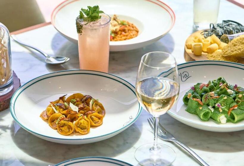 Sls Dubai Hotel & Residences