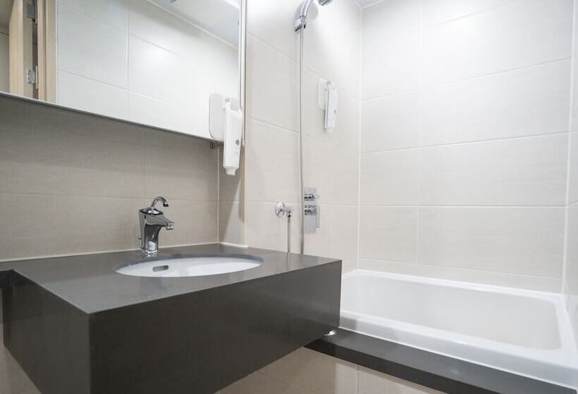 Отель Sokcho Marina Bay