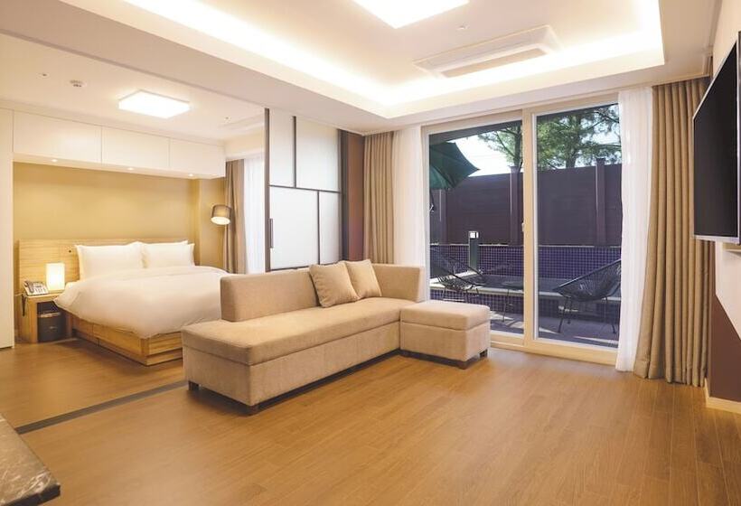 Отель Sokcho Marina Bay