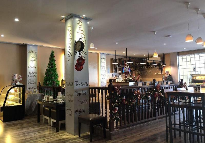 King's Royale Hotel And Resort