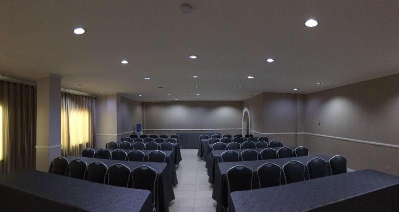 King's Royale Hotel And Resort