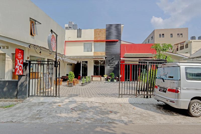 בית מלון כפרי Capital O 90410 Griya Amanah Jajar Syariah