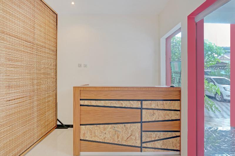 בית מלון כפרי Capital O 90410 Griya Amanah Jajar Syariah