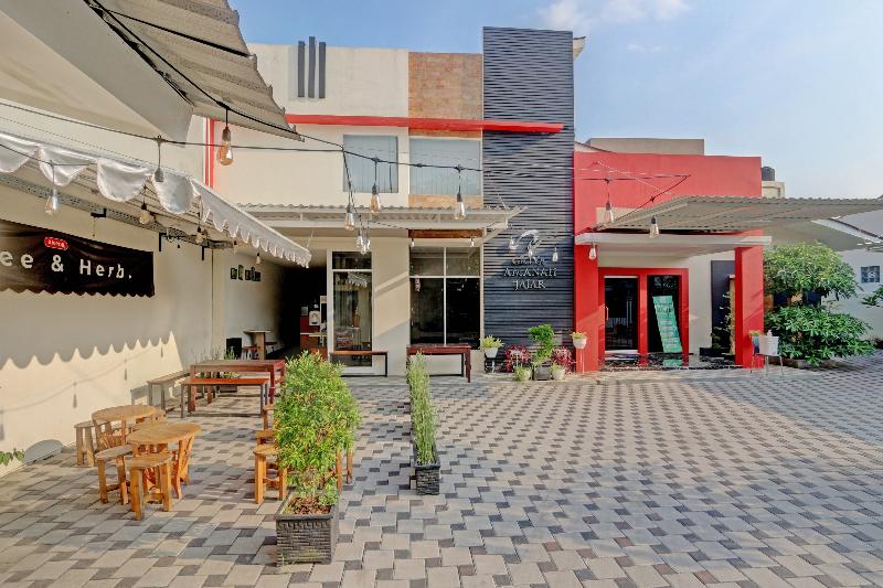 בית מלון כפרי Capital O 90410 Griya Amanah Jajar Syariah