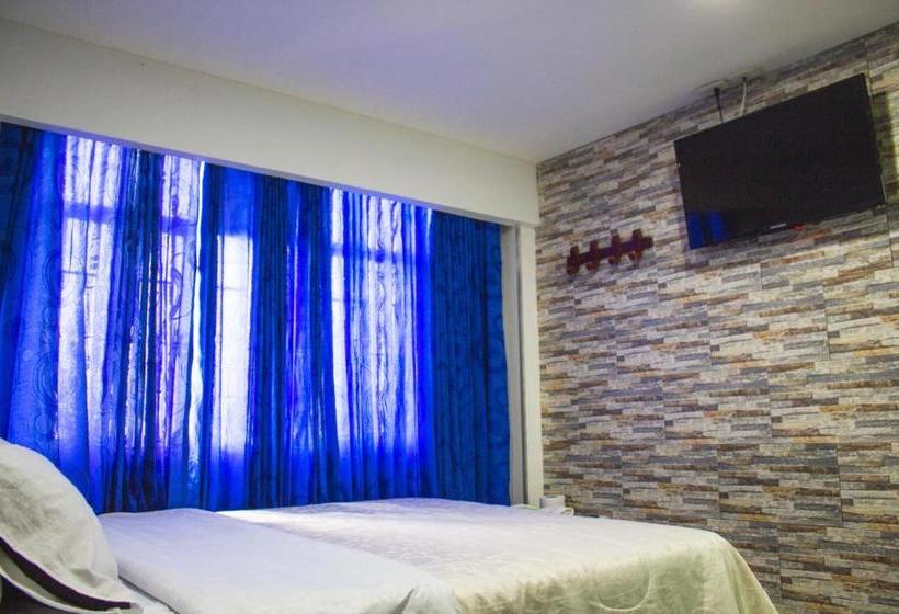 هتل کپسول Punto 100