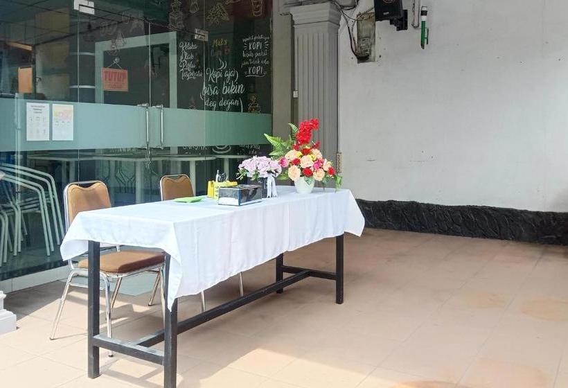 فندق Oyo 90414 Kalangan Kita