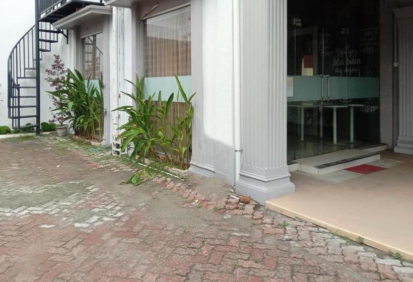 فندق Oyo 90414 Kalangan Kita