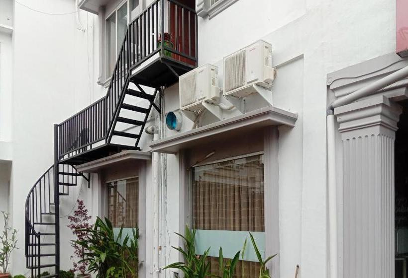 فندق Oyo 90414 Kalangan Kita