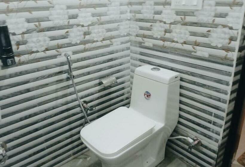 בית מלון כפרי Prithvi Resort Valley