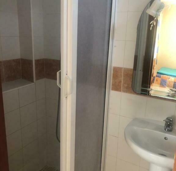 بنسيون Hostal Algeciras