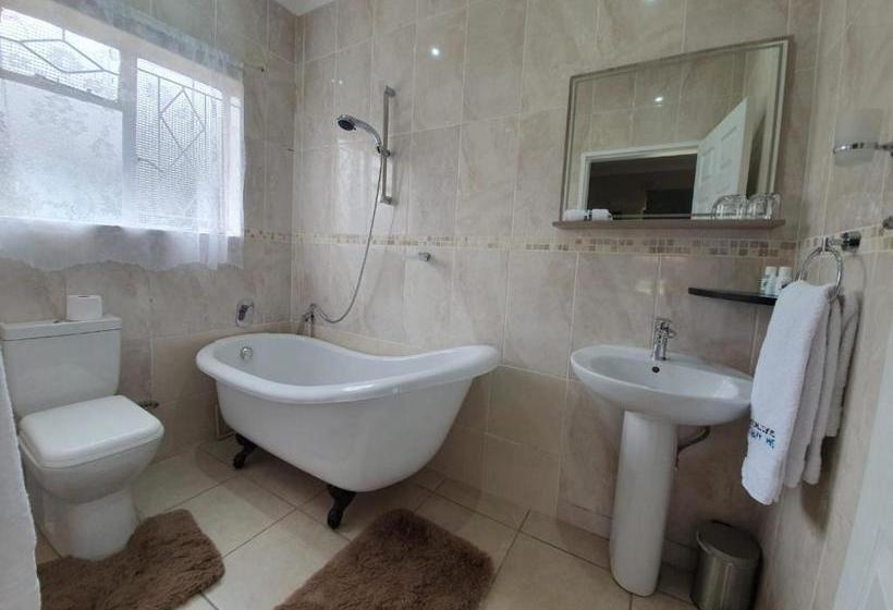פנסיון Sm Africa Guest House