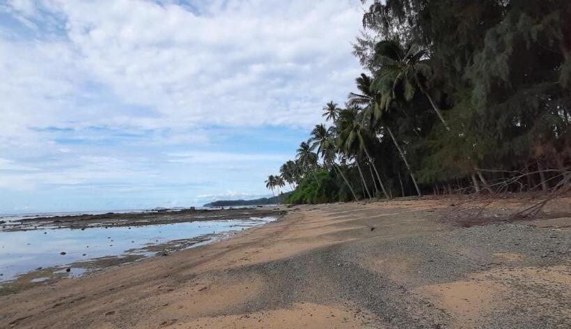 Adhvasaha Beach Spa Resort