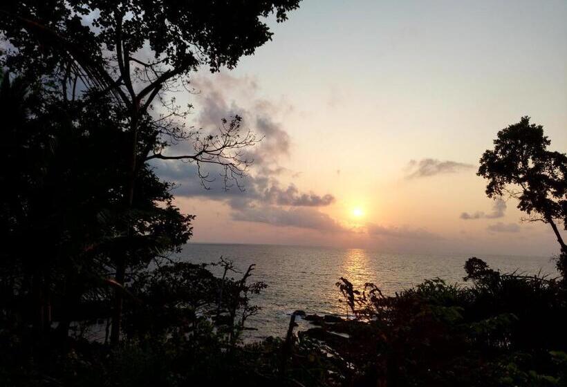 Adhvasaha Beach Spa Resort