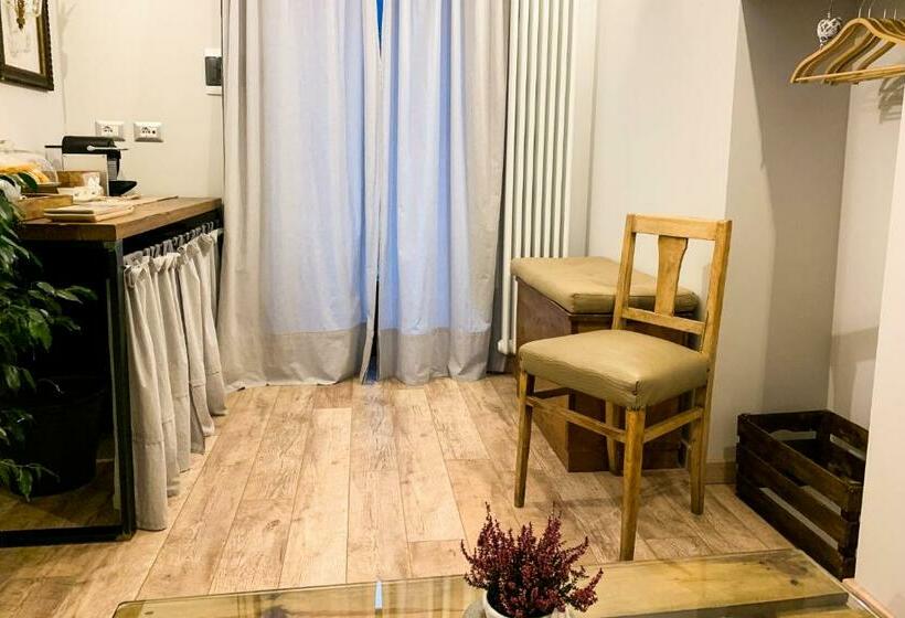 הוסטל Locanda Vecchio Cipresso