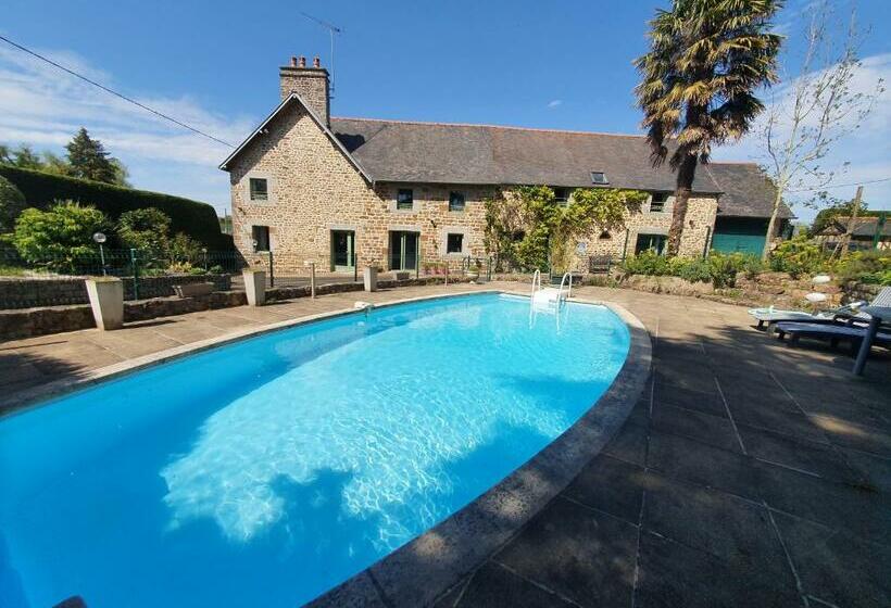 ベッドアンドブレックファースト Chambres D Hotes Avec Piscine Aux Agapanthes De Cromel   Mont Saint Michel