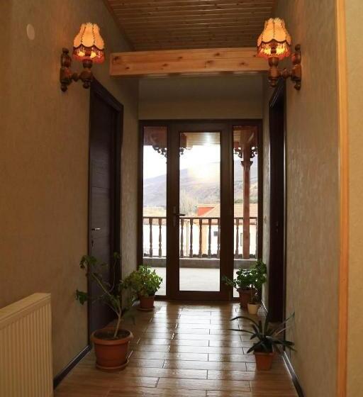 تختخواب و صبحانه Davit Batoni Guest House