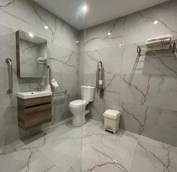 تختخواب و صبحانه La Reggia Seaview Guesthouse