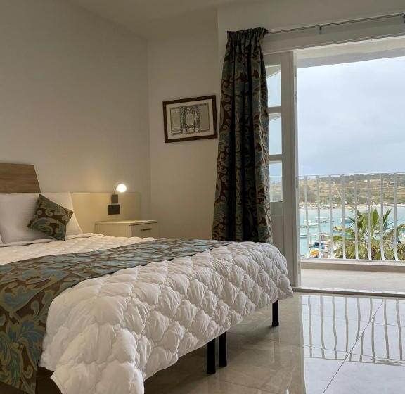 تختخواب و صبحانه La Reggia Seaview Guesthouse