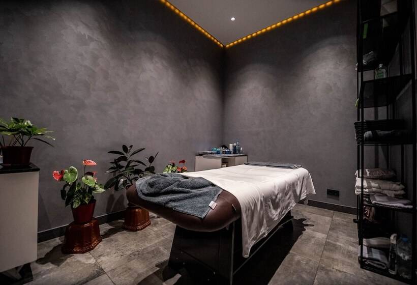 Frankfort Hotel And Spa