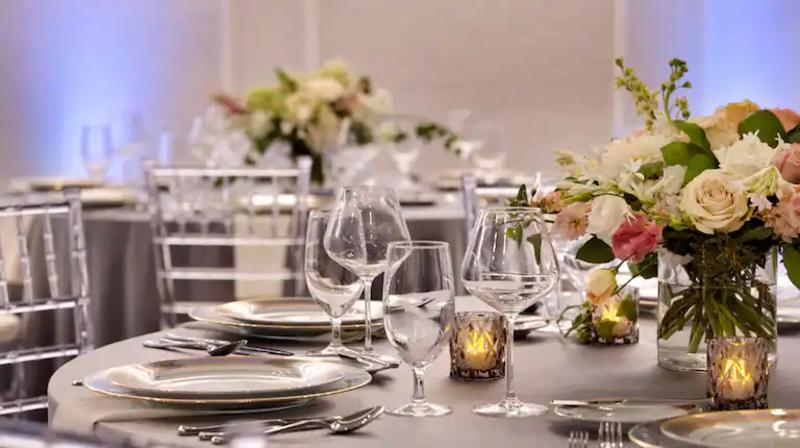 Отель 106 Jefferson Huntsville, Curio Collection By Hilton