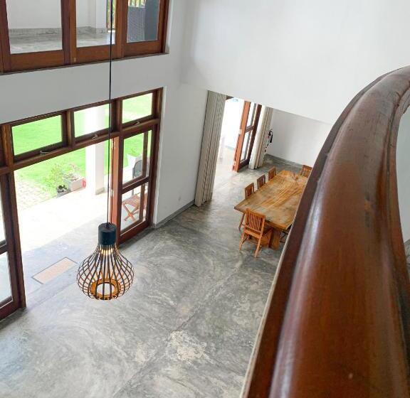 酒店 360 Surf Weligama Bay