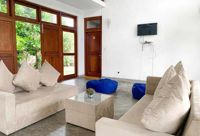 酒店 360 Surf Weligama Bay