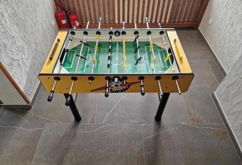 בית מלון כפרי Arietes Marmont Resort